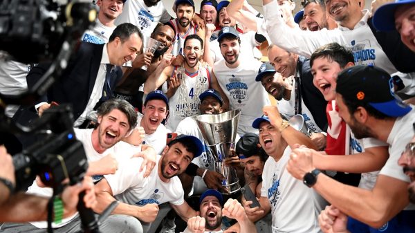 Eurolega: tutti dietro Efes e Barcellona