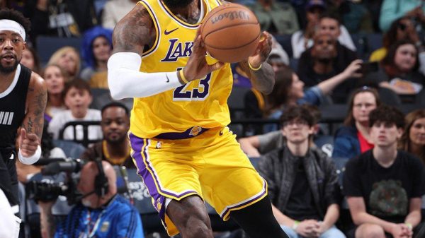 NBA: Lakers ai playoff
