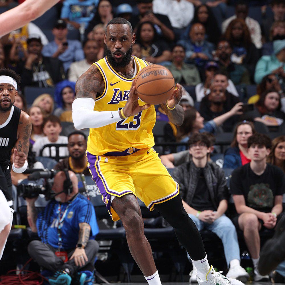 NBA: Lakers ai playoff