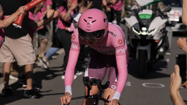 Giro d'Italia: stratosferico Pogacar
