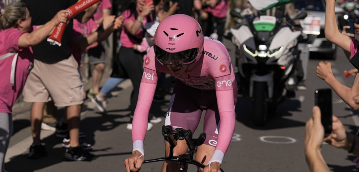 Giro d'Italia: stratosferico Pogacar
