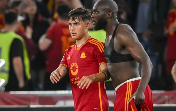 Serie A, la Roma batte il Genoa e blinda il sesto posto in classifica
