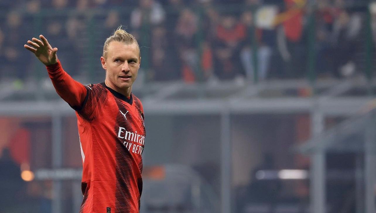 Simon Kjaer saluta il club rossonero