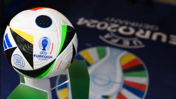 Le probabili formazioni di Francia – Polonia FRANCIA (4-3-3): Maignan; Kounde, Saliba, Upamecano, Theo Hernandez; Tchouameni, Kante, Rabiot; Dembélé, Mbappe, Thuram. Ct. Deschamps. Euro 2024, le probabili formazioni e le statistiche di Francia Belgio
