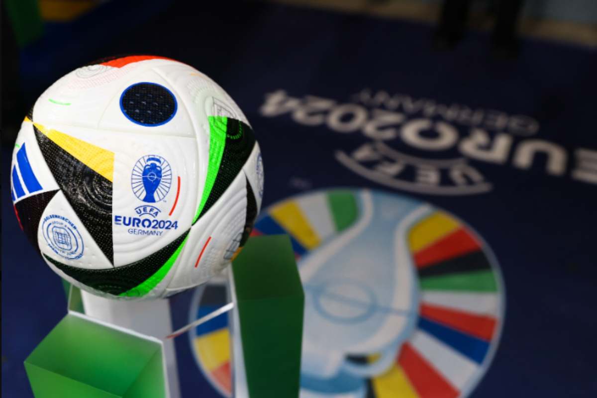 Le probabili formazioni di Francia – Polonia FRANCIA (4-3-3): Maignan; Kounde, Saliba, Upamecano, Theo Hernandez; Tchouameni, Kante, Rabiot; Dembélé, Mbappe, Thuram. Ct. Deschamps. Euro 2024, le probabili formazioni e le statistiche di Francia Belgio