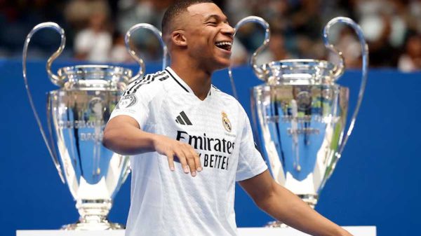 La frecciata della mamma di Mbappé al PSG