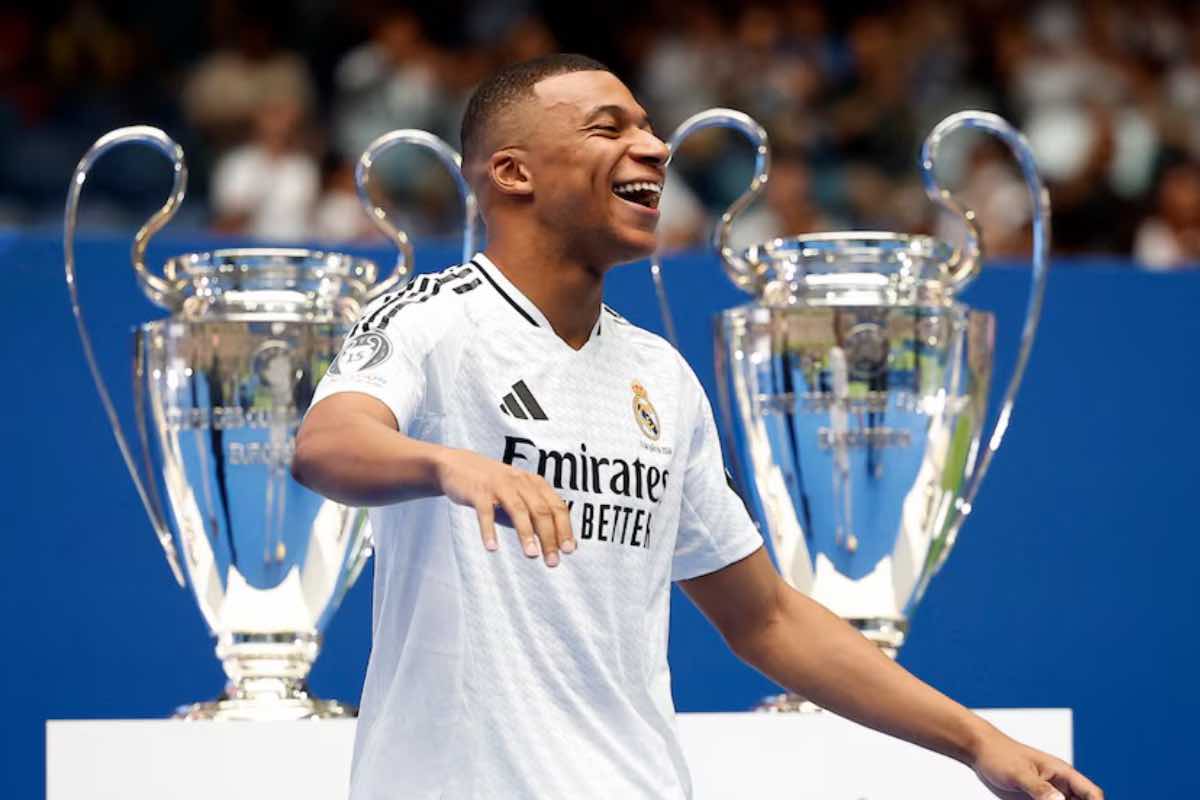 La frecciata della mamma di Mbappé al PSG
