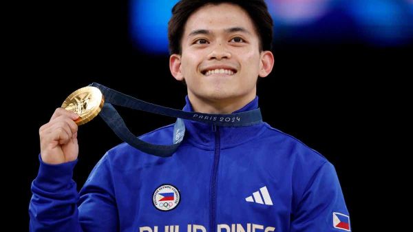 Carlos Yulo e i premi particolari ricevuti dopo il doppio oro nella ginnastica artistica