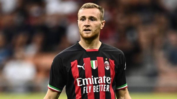 Pobega vicino al trasferimento al Bologna.