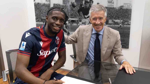 Iling-Junior in prestito al Bologna.