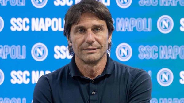 Conte Napoli conferenza stampa