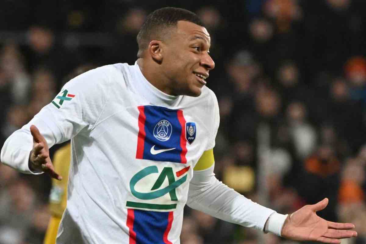 La storia tra Mbappé e il PSG finirà in tribunale.