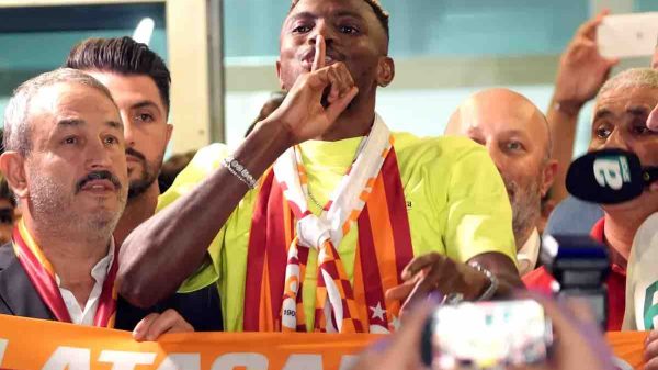 Osimhen è un nuovo giocatore del Galatasaray.