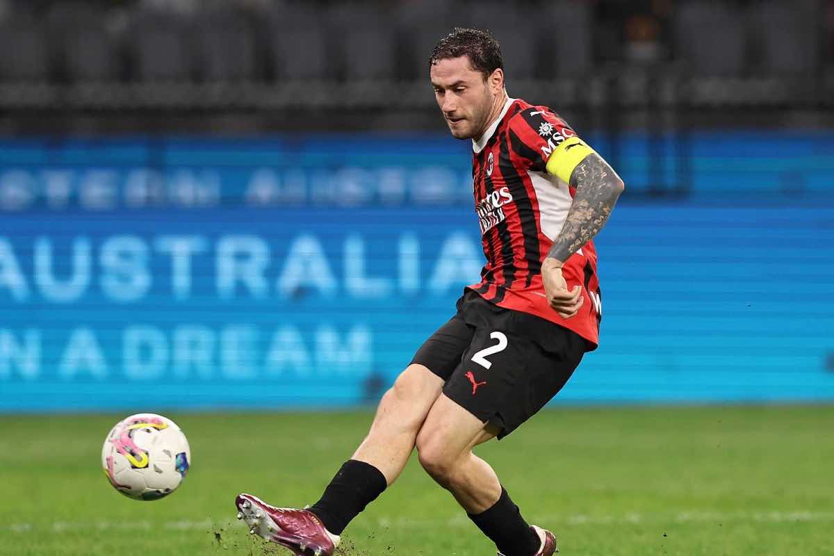 Davide Calabria salta il derby con l’Inter.