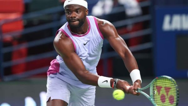 Tiafoe sbotta contro l’arbitro