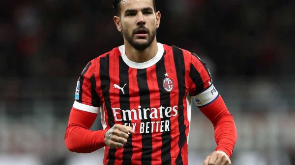 Problemi con Fonseca e futuro al Milan in bilico per Theo Hernandez
