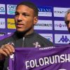 Folorunsho si presenta in conferenza stampa