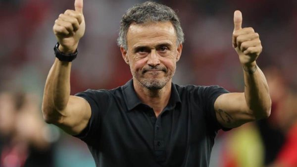 Luis Enrique rinnova con il PSG