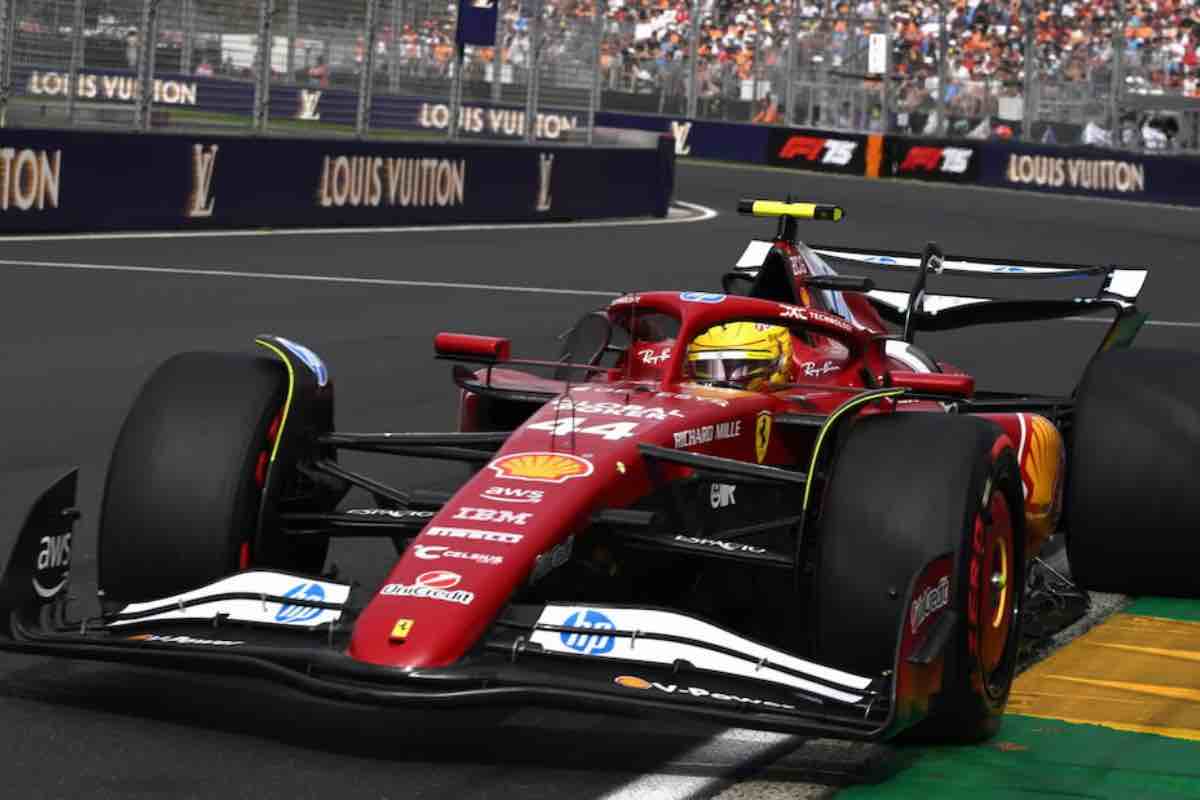 Pole nella Sprint Race del GP della Cina per Lewis Hamilton