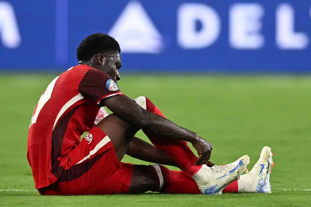 Pessime notizie per il Bayern: si fermano Davies e Upamecano