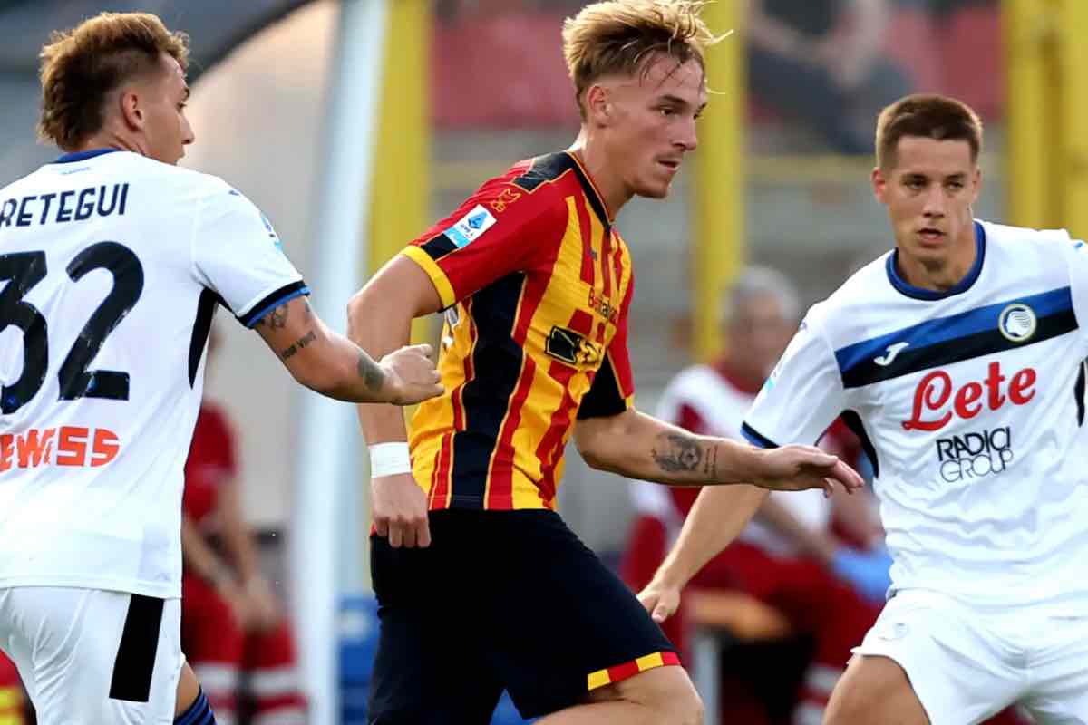 Il motivo per cui il Lecce non vuole presentarsi a Bergamo e cosa rischia