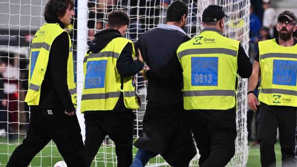 Daspo di 5 anni al tifoso che è entrato in campo durante Atalanta-Roma