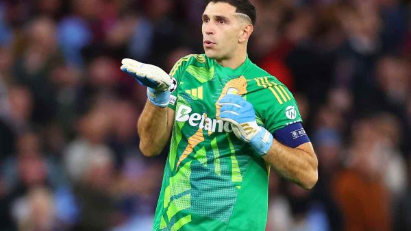 Emiliano Martinez potrebbe lasciare l’Aston Villa a fine stagione