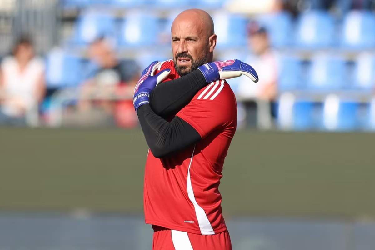 Pepe Reina si ritira dal calcio giocato e comincerà una nuova avventura da allenatore