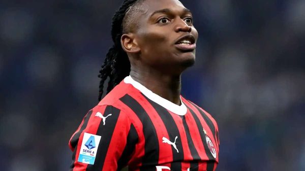 Milan, Leao al centro del progetto: la decisione di Allegri