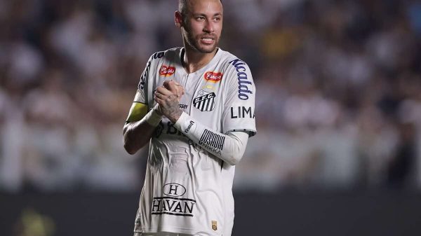 Neymar tenta la turbata contro il Botafogo, ma viene espulso