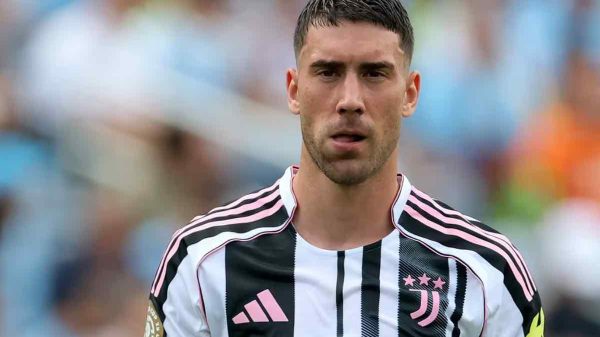 Dusan Vlahovic rischia di rimanere un anno fuori rosa