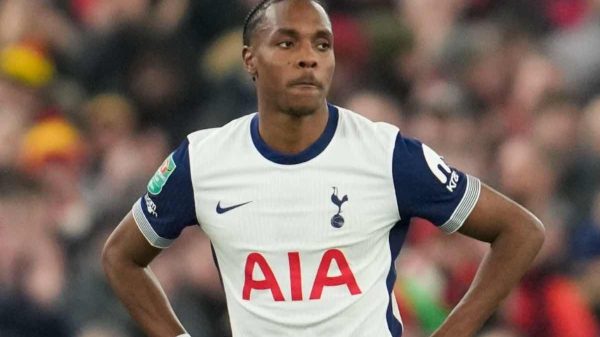 Il Tottenham difende Tel dagli insulti razzisti: “Vigliacchi”