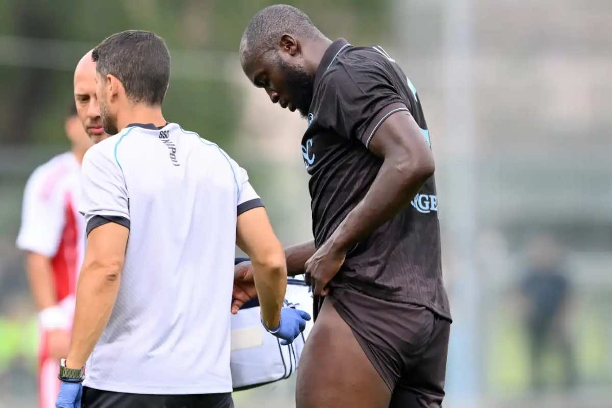 Napoli, Lukaku rischia di saltare la prima gara di Serie A contro il Sassuolo