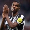 Continua il contrasto tra Isak e Newcastle: il club fa muro