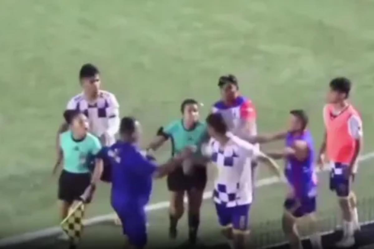 Clamoroso in Colombia: attimi di violenza tra giocatore e arbitra