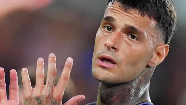 Gianluca Scamacca salta il ritiro con la nazionale a causa di un fastidio al ginocchio