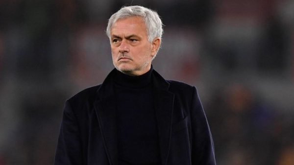 Il Benfica vuole Mourinho per il post Lage