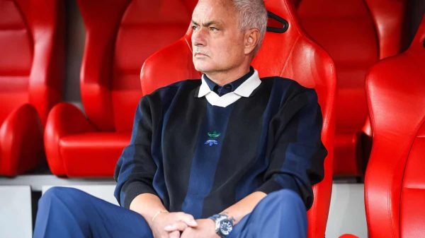 Mourinho torna ad allenare: accordo col Benfica trovato