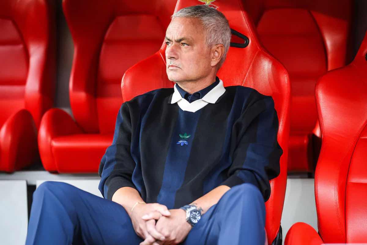 Mourinho torna ad allenare: accordo col Benfica trovato