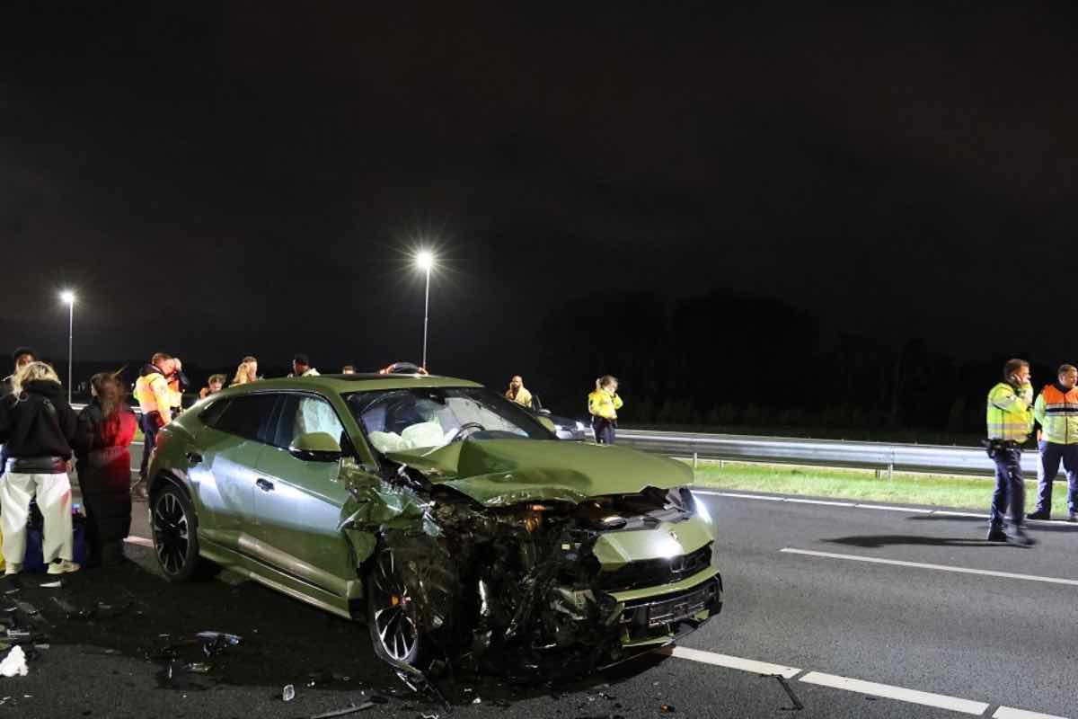 Brutto incidente per l’ex Juve Elia: nessun ferito, ma Lamborghini distrutta