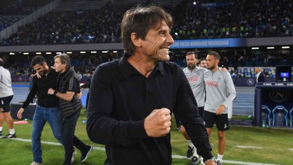 Napoli, Conte pensa a un nuovo modulo dopo gli infortuni di Lobotka e Politano