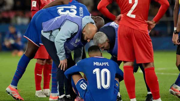 Mbappé torna a Madrid dopo l’infortunio: Real in apprensione