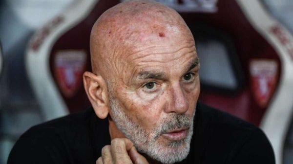 Stefano Pioli è stato sollevato dall’incarico di allenatore della Fiorentina