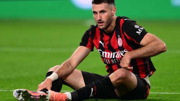 Milan, Gimenez si ferma: il messicano out per un problema alla caviglia