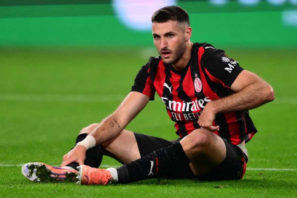 Milan, Gimenez si ferma: il messicano out per un problema alla caviglia