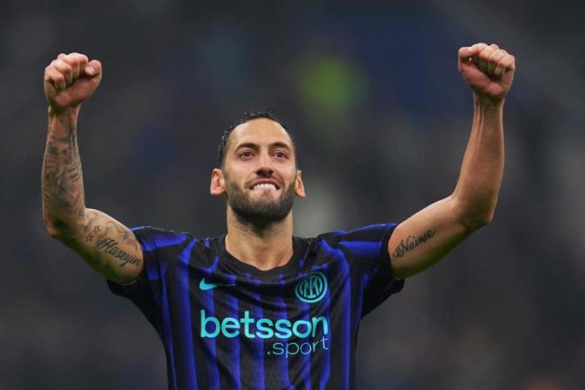 Inter a lavoro per rinnovare il contratto di Calhanoglu