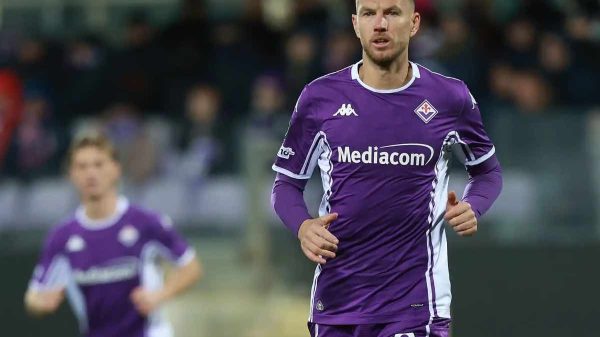 “Facciamo ca**re”, lo sfogo di Dzeko in Fiorentina-AEK