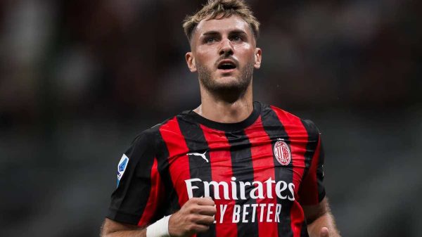 Milan, Gimenez può partire un anno dopo: il motivo