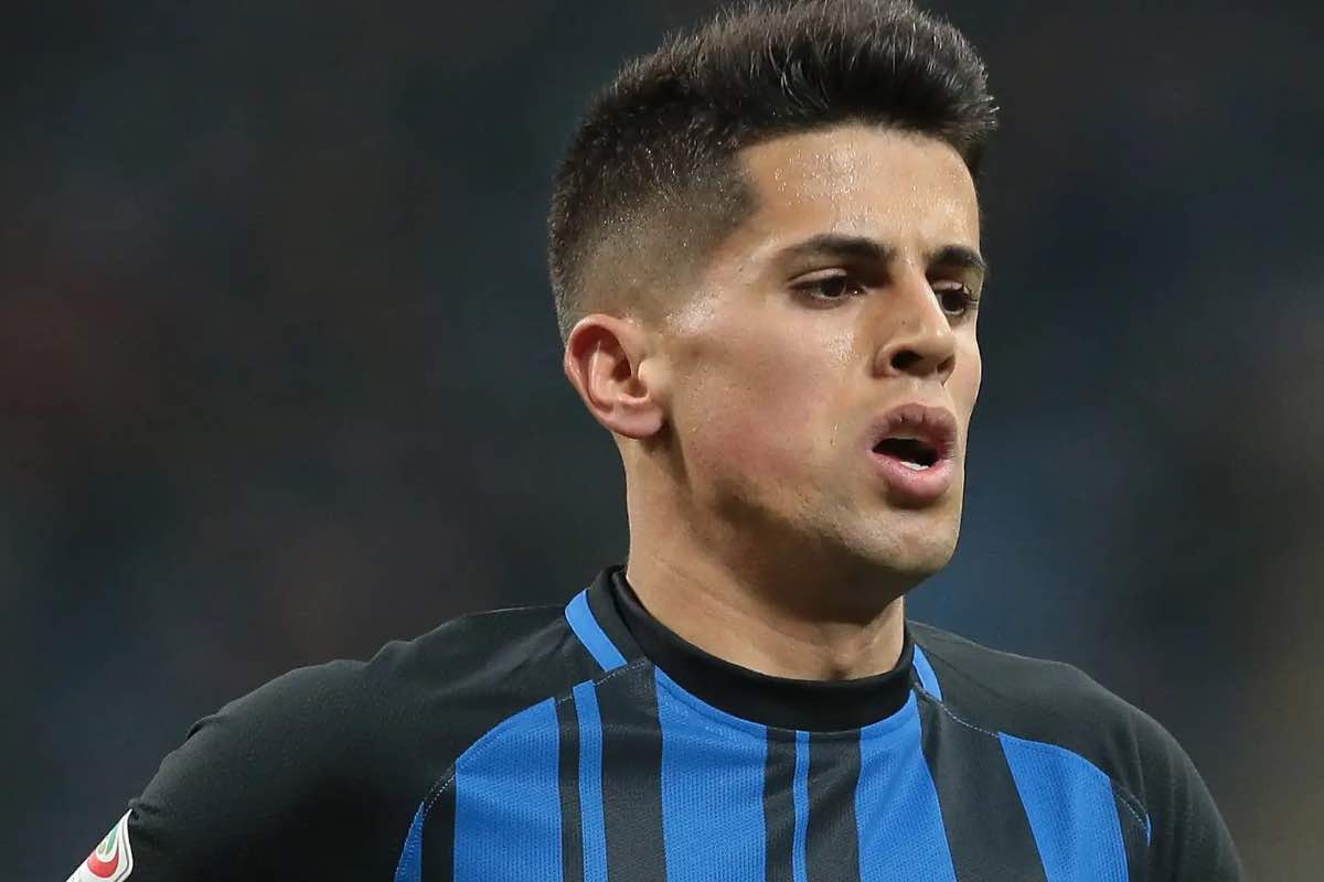 L’Inter si fa sotto per Cancelo: avanti rispetto a Juve e Barça