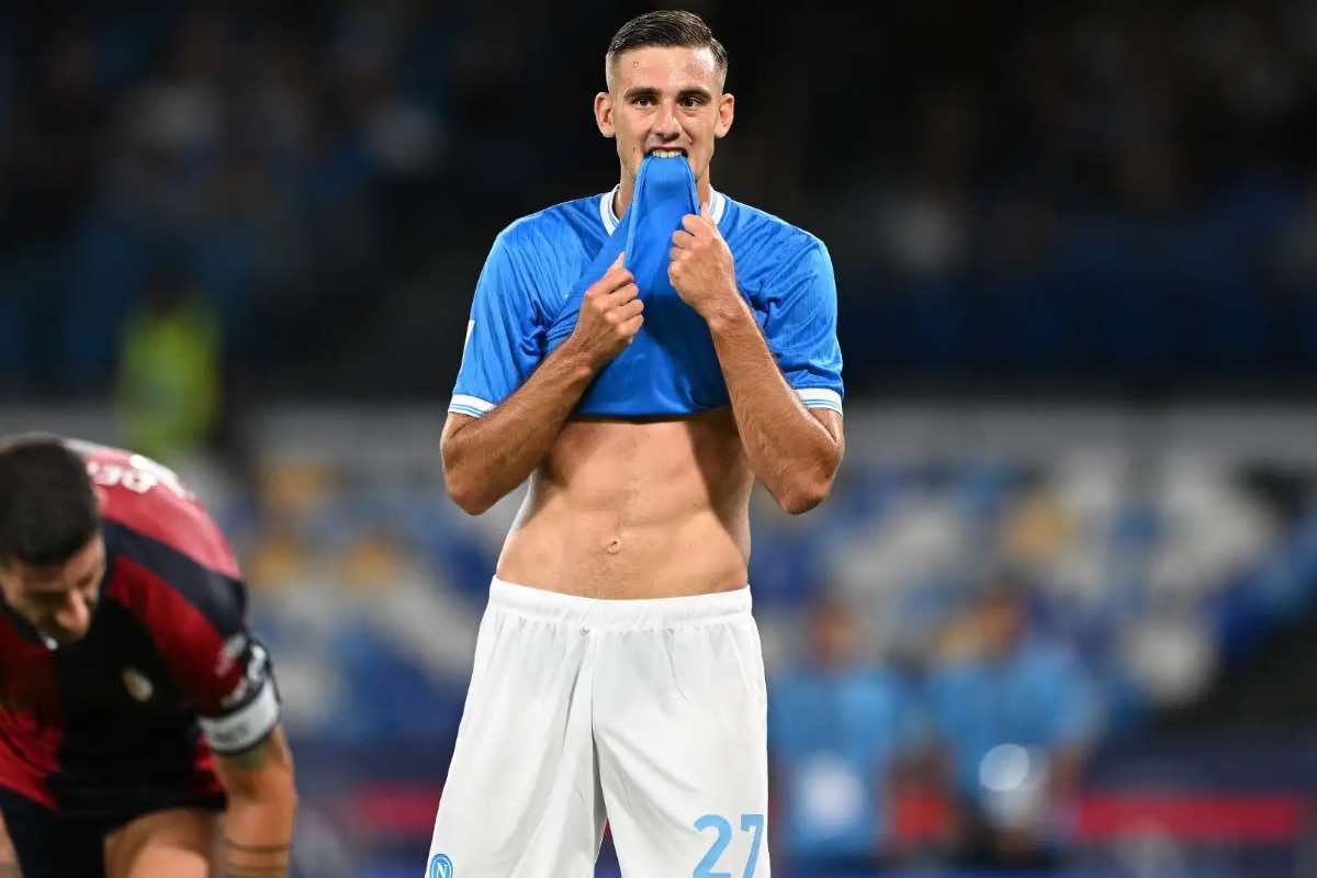 Il Benfica mostra interesse per Lucca: Mourinho vuole il bomber